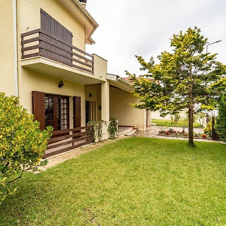 Amorosa Villa, 500M From The Beach By House And People Bagian luar foto